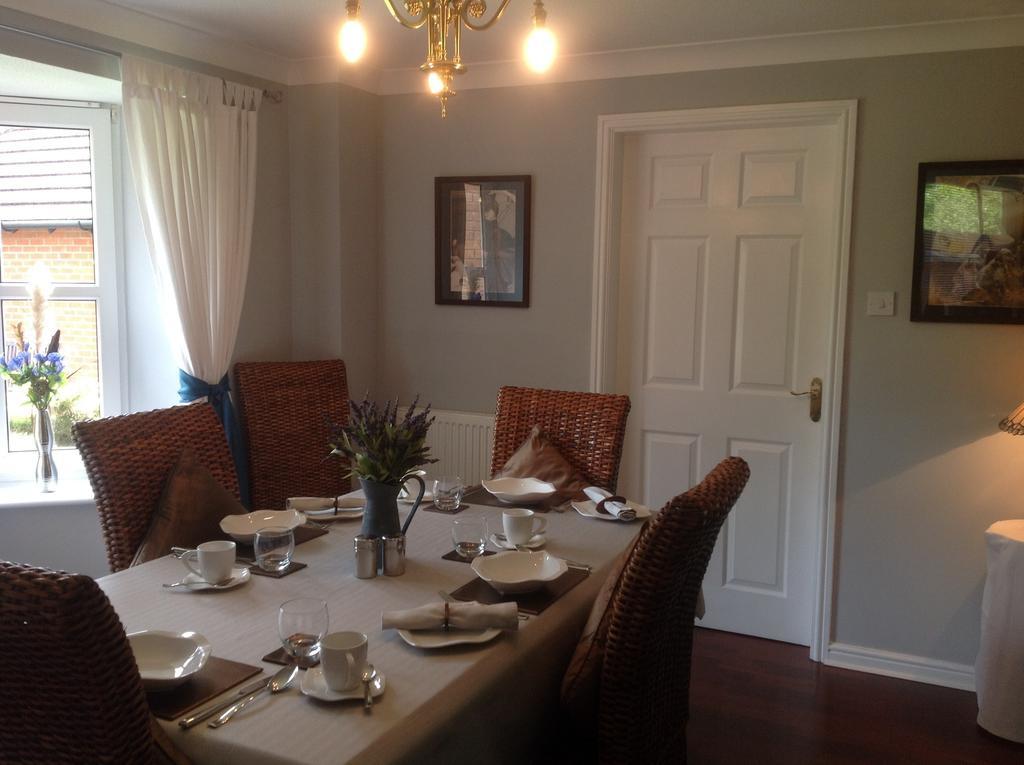 Home From Home Bed And Breakfast Livingston Exteriör bild